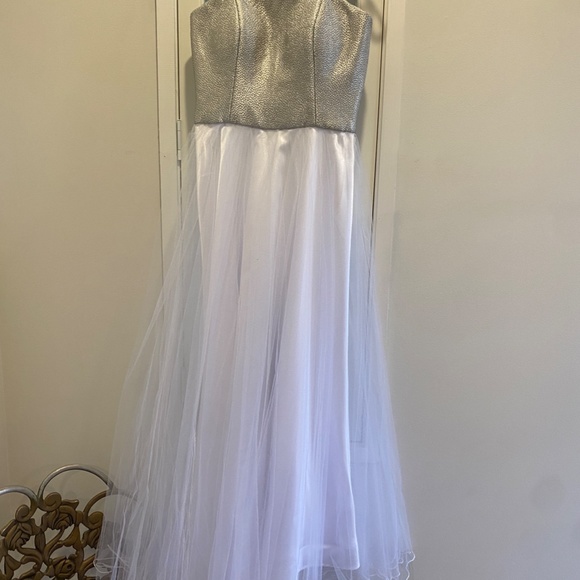 Elegant Girls Party Gown ~NEVER WORN!!! ~Simply Gorgeous Make Me An OFFER!! - Picture 7 of 12